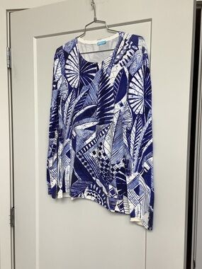 J. McLaughlin Blue and White Scoop Neck Printed Sweater